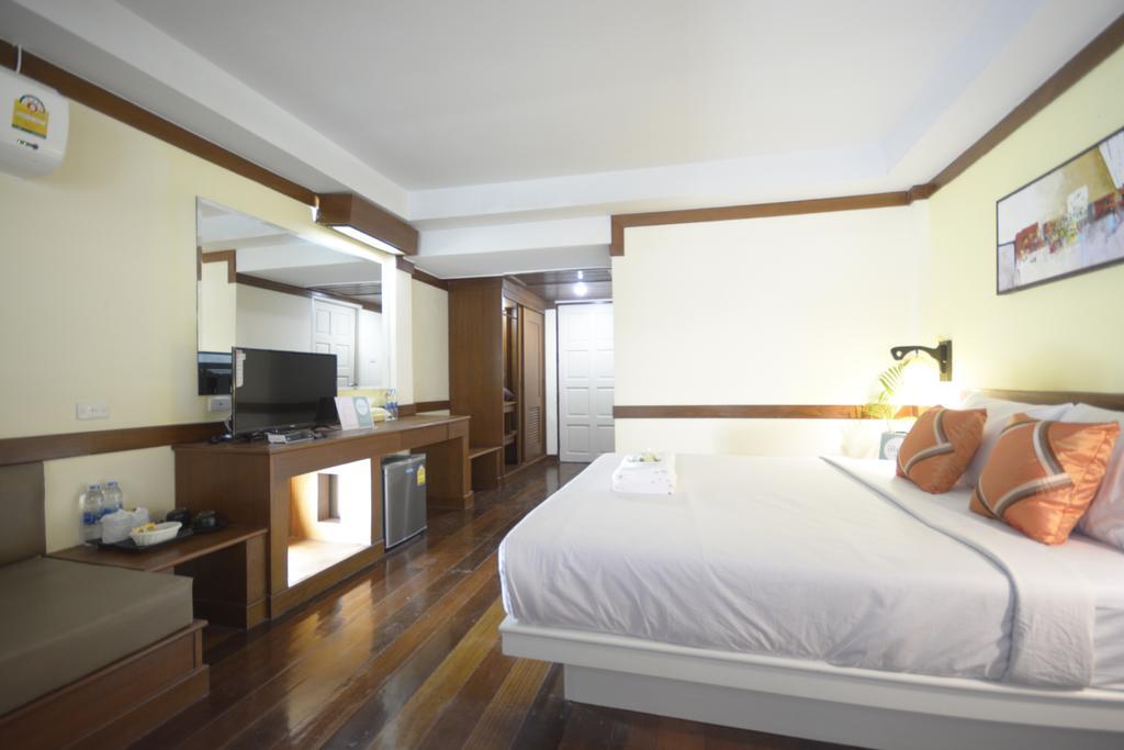 Хостел Irest Ao Nang Seafront Екстер'єр фото