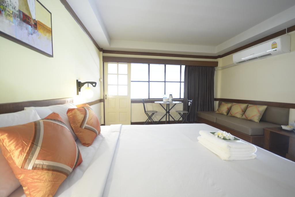 Хостел Irest Ao Nang Seafront Екстер'єр фото