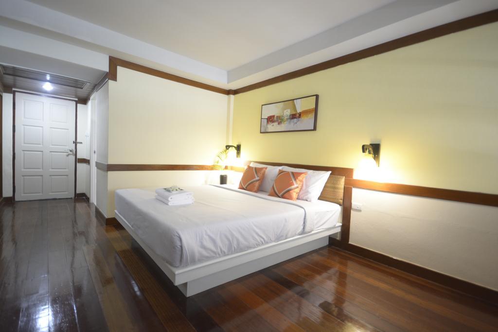 Хостел Irest Ao Nang Seafront Екстер'єр фото