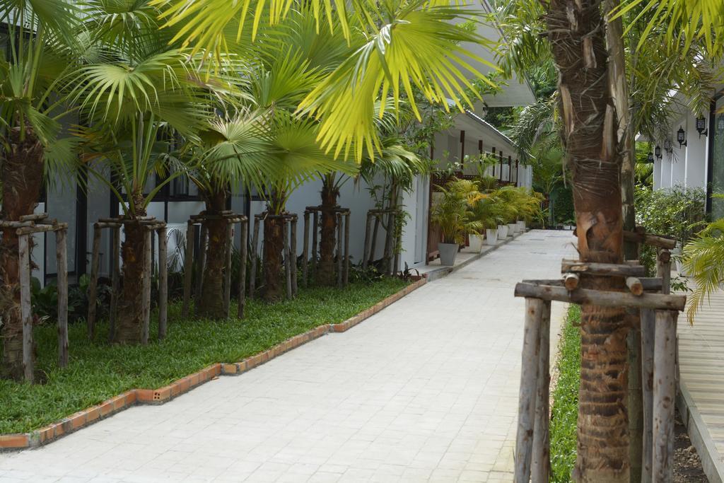 Хостел Irest Ao Nang Seafront Екстер'єр фото
