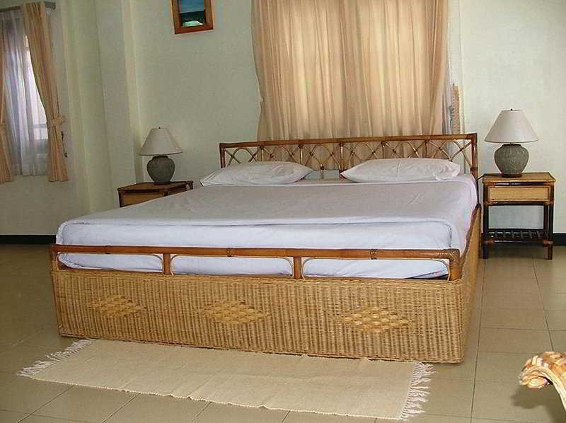 Хостел Irest Ao Nang Seafront Екстер'єр фото