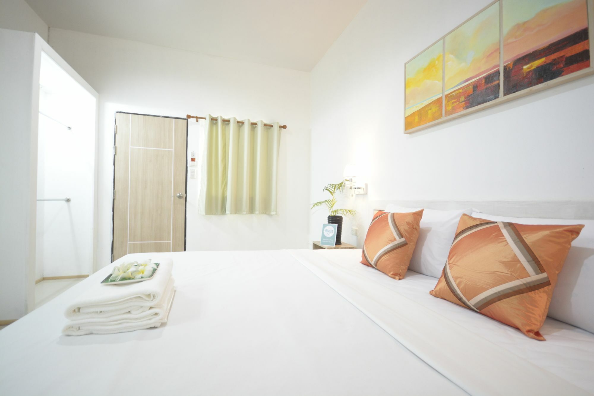 Хостел Irest Ao Nang Seafront Екстер'єр фото