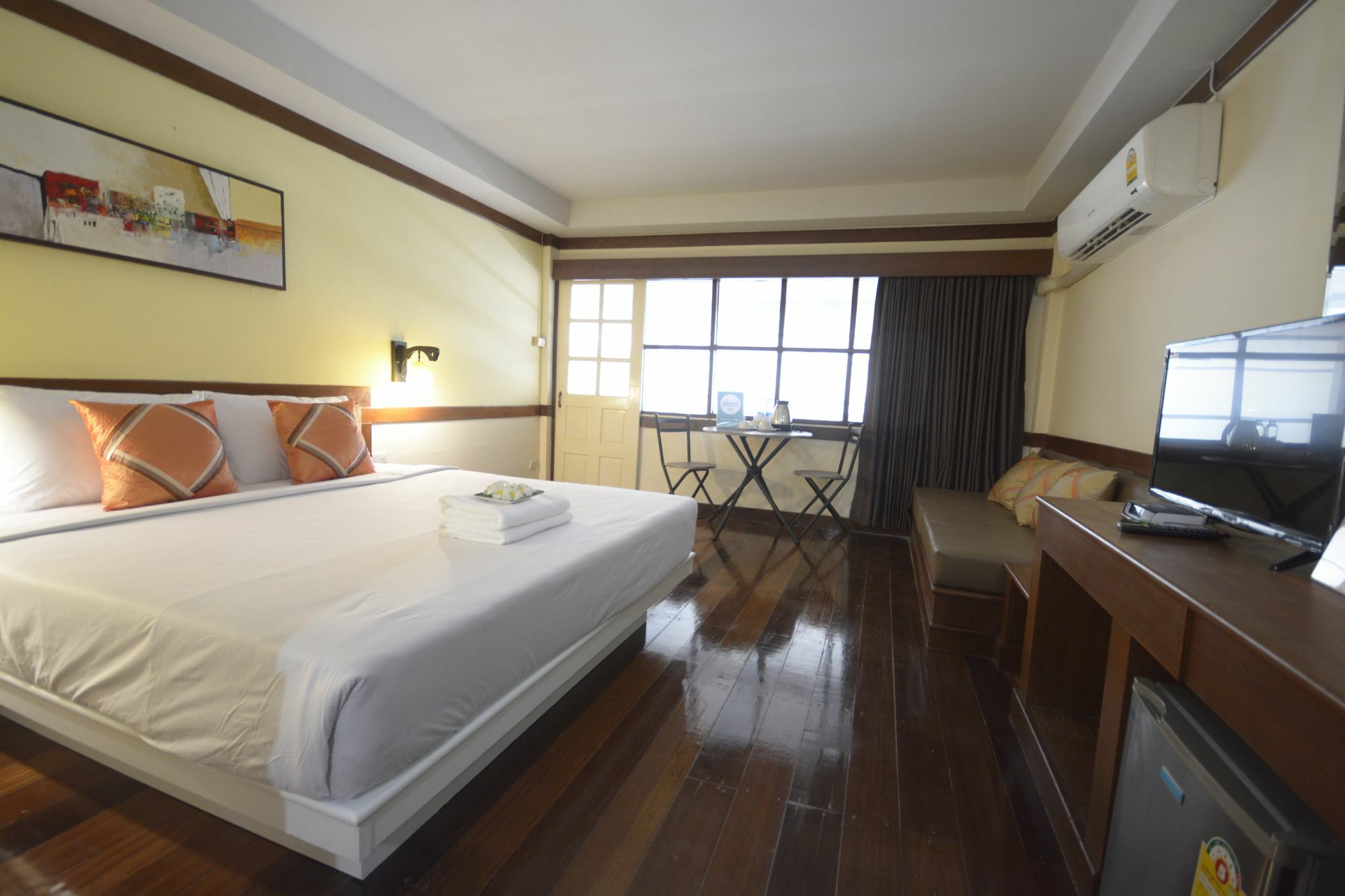 Хостел Irest Ao Nang Seafront Екстер'єр фото