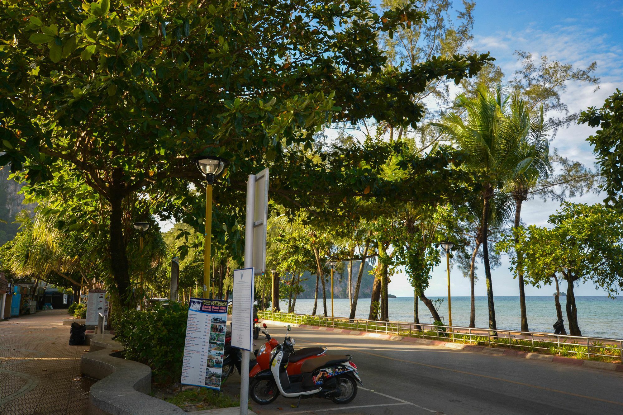 Хостел Irest Ao Nang Seafront Екстер'єр фото