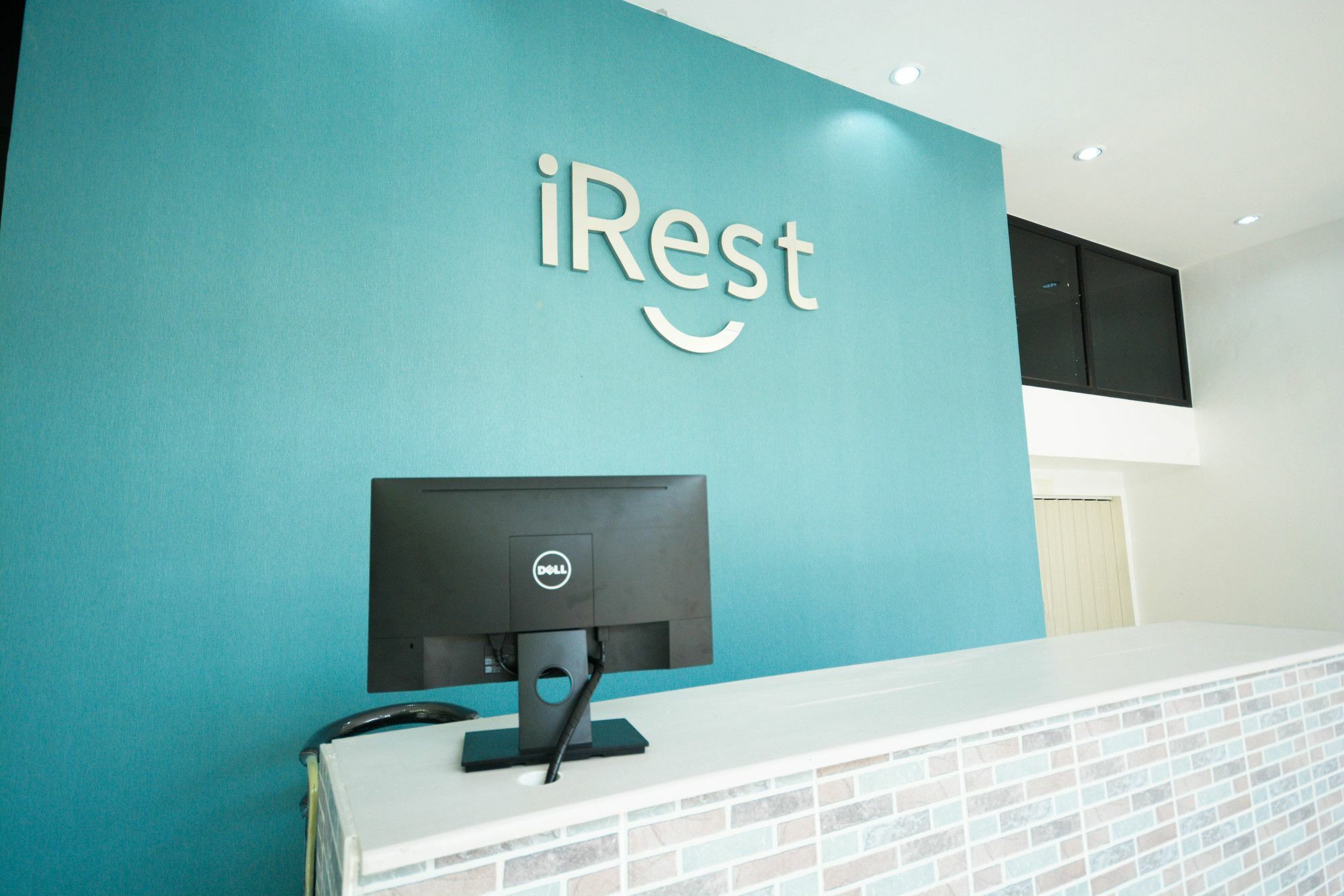 Хостел Irest Ao Nang Seafront Екстер'єр фото