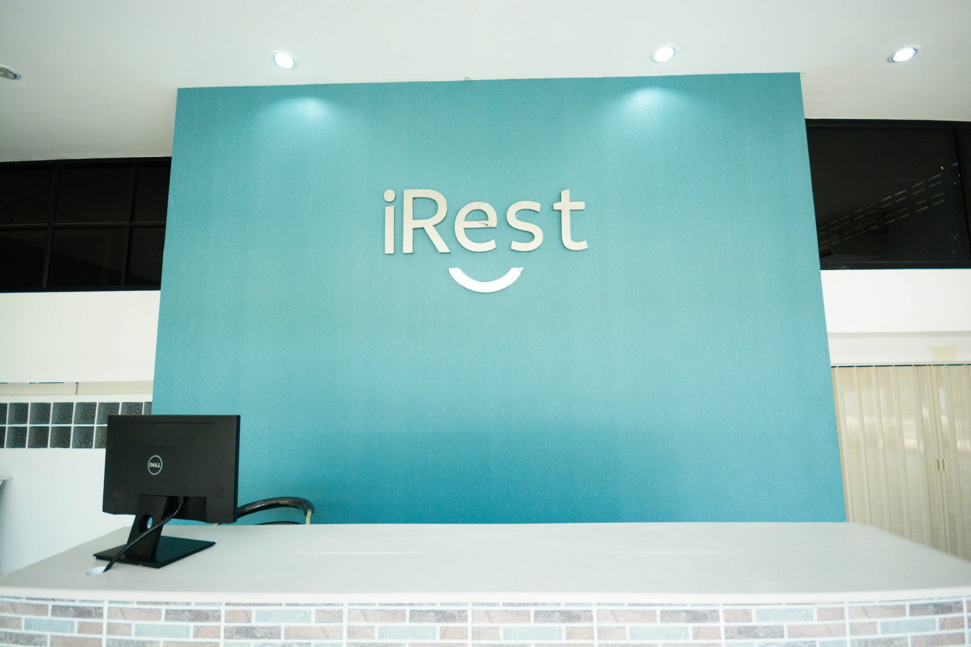 Хостел Irest Ao Nang Seafront Екстер'єр фото
